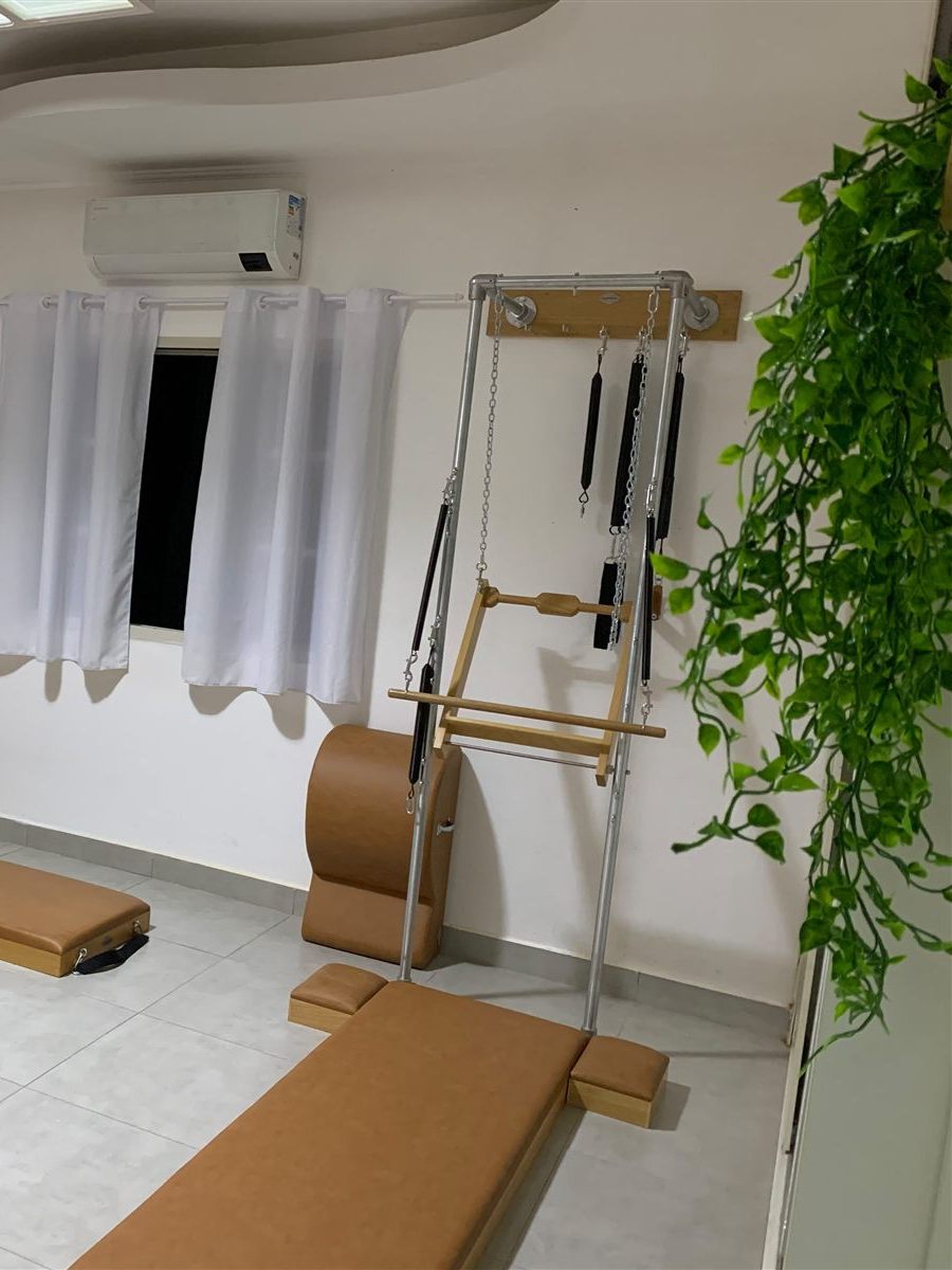 Aparelho Wall Unit no estúdio de Pilates clássico